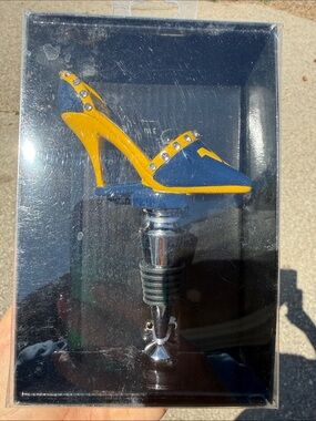 West Virginia Women's High Heel Bottle Stopper - Flying WV on toe